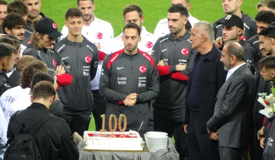 Ulusal yıldıza Gürcistan maçı öncesi 100. maç sürprizi ulusal yildiza gurcistan maci oncesi 100 mac surprizi Ni3YbXTS.jpg
