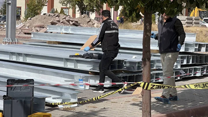 universitede bayan cinayeti uc cocuk annesi ve son sinif ogrencisiydi 7 R1F1iDRF