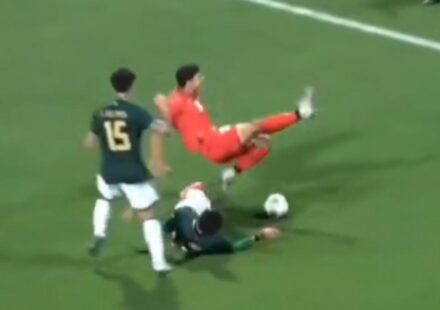 Üstün Lig’in yıldızı acıya dayanamayıp oyundan çıktı! Türk hakem hiçbir şey yok dedi ustun ligin yildizi aciya dayanamayip oyundan cikti turk hakem hicbir sey yok dedi treBEBI9.jpg