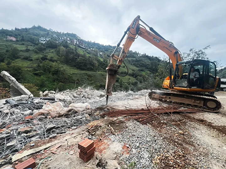 valilik harekete gecti firtina vadisindeki kacak yapilar tek tek yikiliyor 6