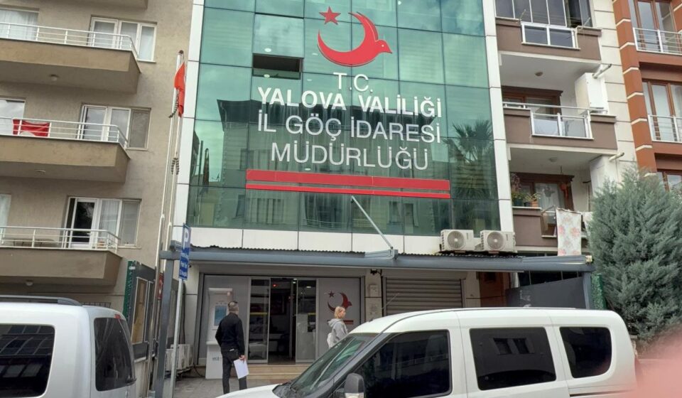 Vilayet Göç Yönetimi Müdürlüğü’ne yolsuzluk operasyonu: 8 gözaltı vilayet goc yonetimi mudurlugune yolsuzluk operasyonu 8 gozalti SHjk5jkk.jpg