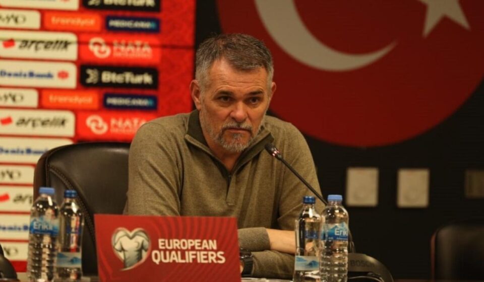 Willy Sagnol: Türkiye güçlü bir kadrodur willy sagnol turkiye guclu bir kadrodur Tmmp6sAI.jpg
