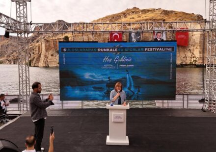 Yaklaşık 1000 atletin katıldığı Rumkale Su Sporları Şenliği nefes kesti yaklasik 1000 atletin katildigi rumkale su sporlari senligi nefes kesti pkZAOzQL.jpg
