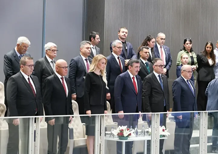 Yeni KKTC Cumhurbaşkanı Tufan Erhürman ant içerek vazifesine başladı 4 yeni kktc cumhurbaskani tufan erhurman ant icerek vazifesine basladi 3 KIMlagww