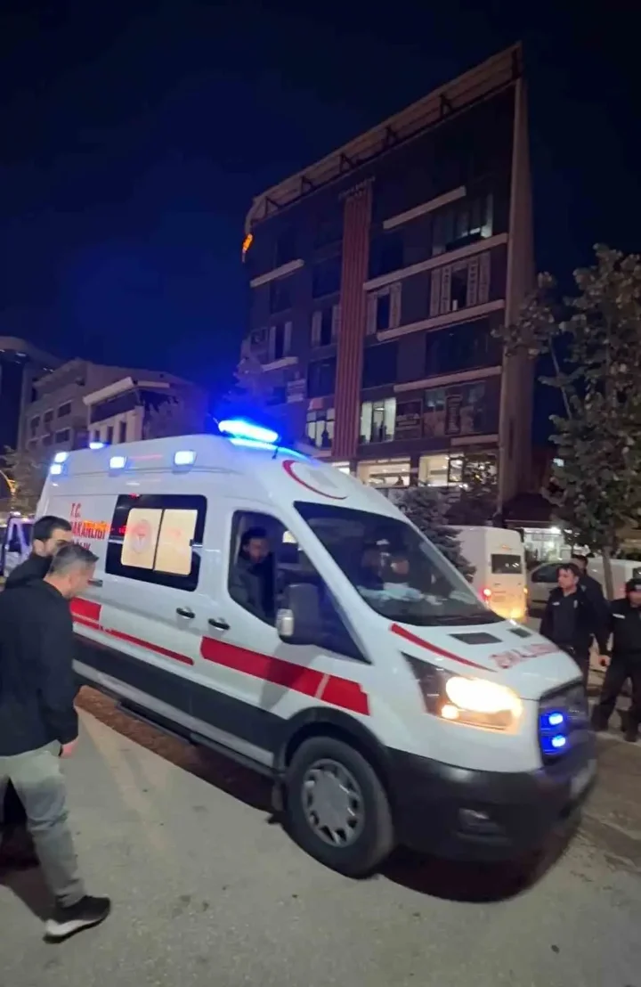 yuksekovada bicakli arbede bir kisi yaralandi 2 ZNtKQKmG