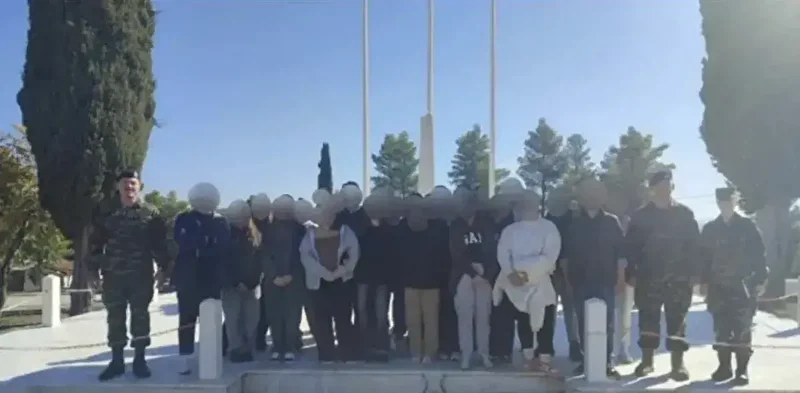 yunanistan savasa mi hazirlaniyor lise ogrencilerine atis talimi 1