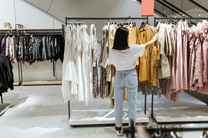 zara bershka lc waikiki mango unlu giysi devi firma iflas etti 2 PruechK3