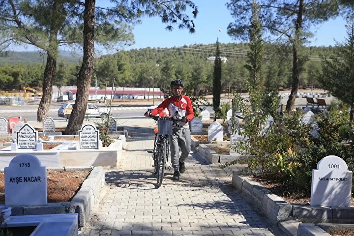 zelzele farkindaligi ve sarsinti sehitleri icin izmirden kahramanmarasa pedal cevirdi 0 rXiv9rqp